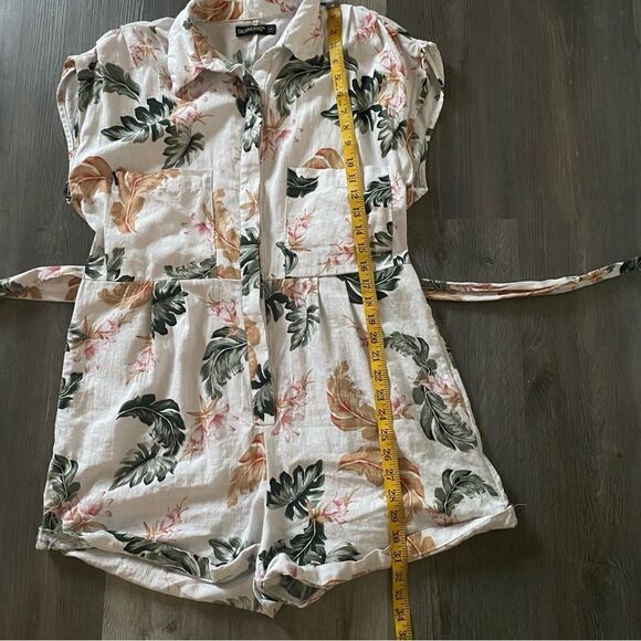 Blank NYC Garden Party Romper Vacation Floral Button Front Linen Viscose - Picture 10 of 12